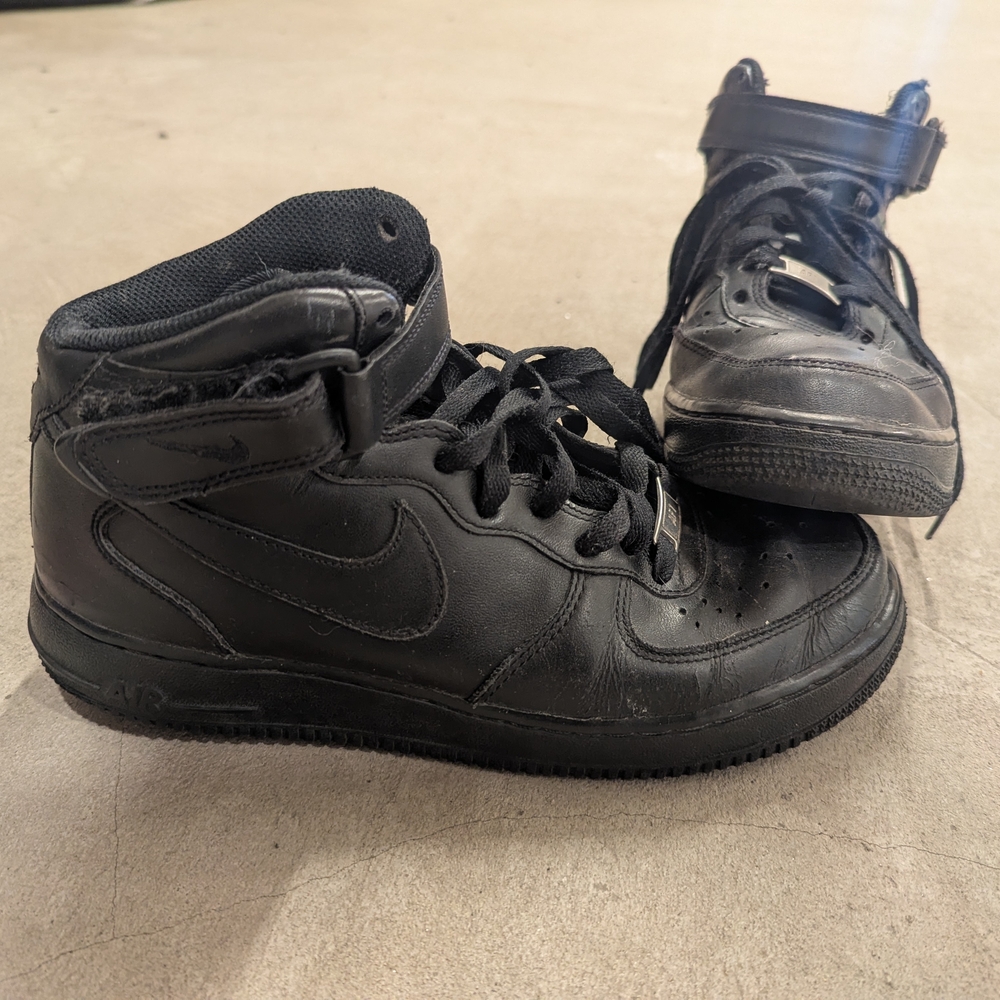 Black High-Top Air Force 1